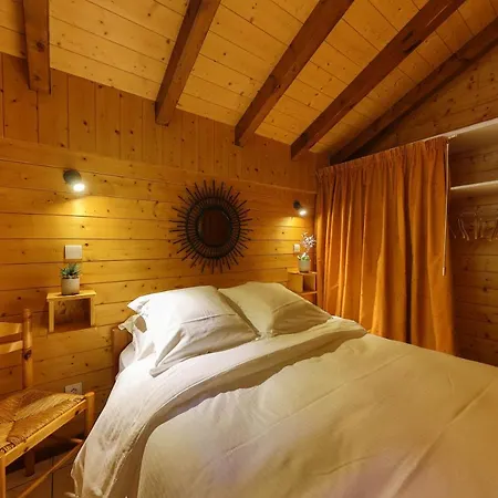 Anemone Chalet