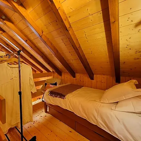 Anemone Chalet
